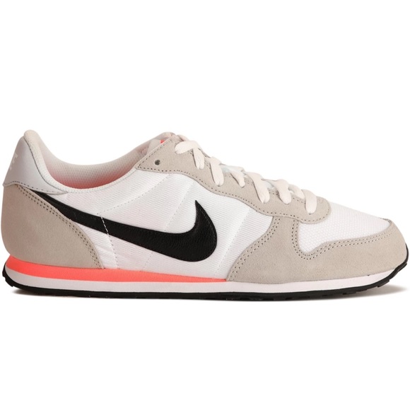 Nike Shoes - Nike Women’s Genicco Sneakers | Size 8.5